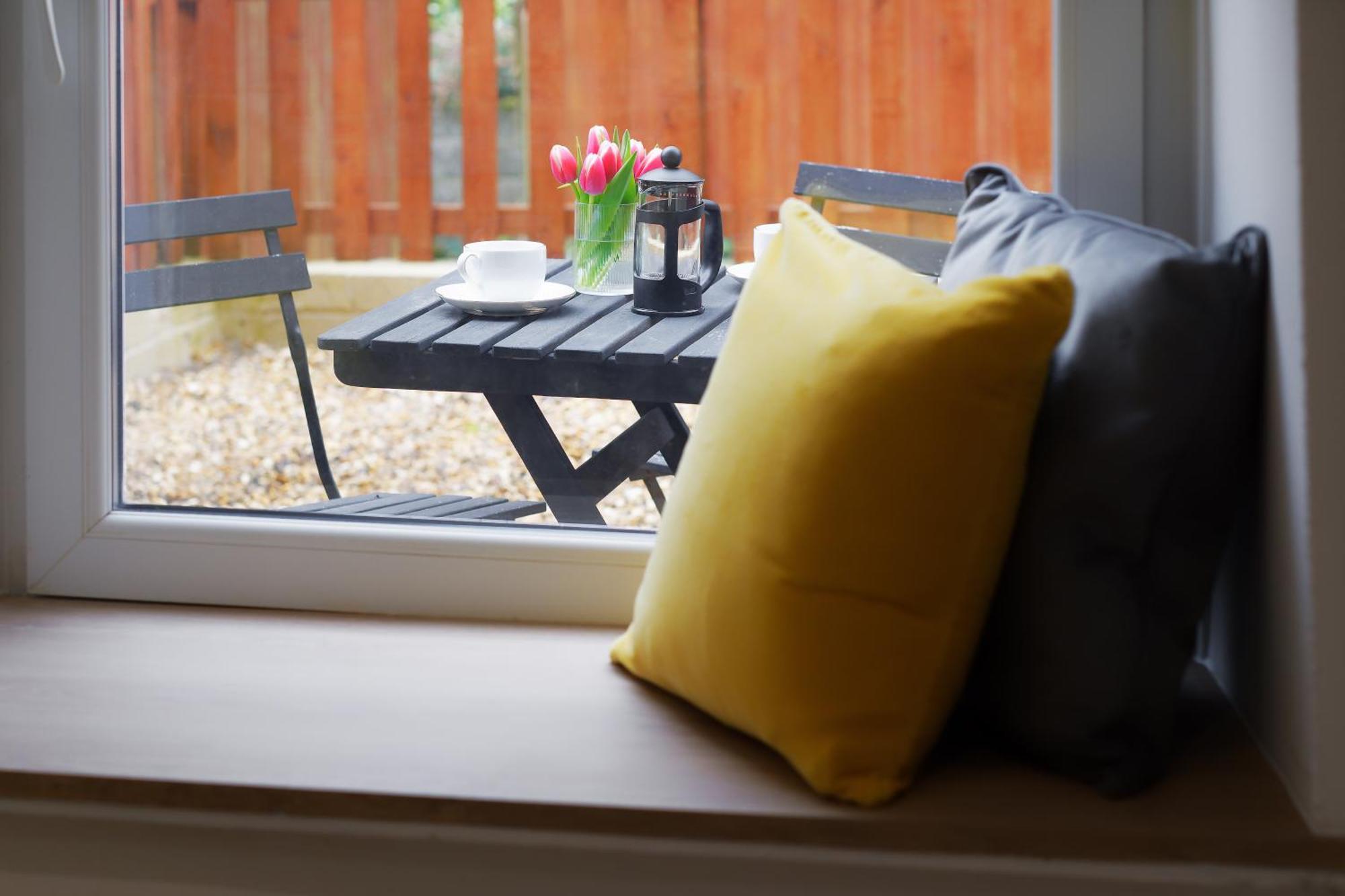 Stayright 3 Bed Home Near Hiking Trails & Parks Llwynypia Ngoại thất bức ảnh
