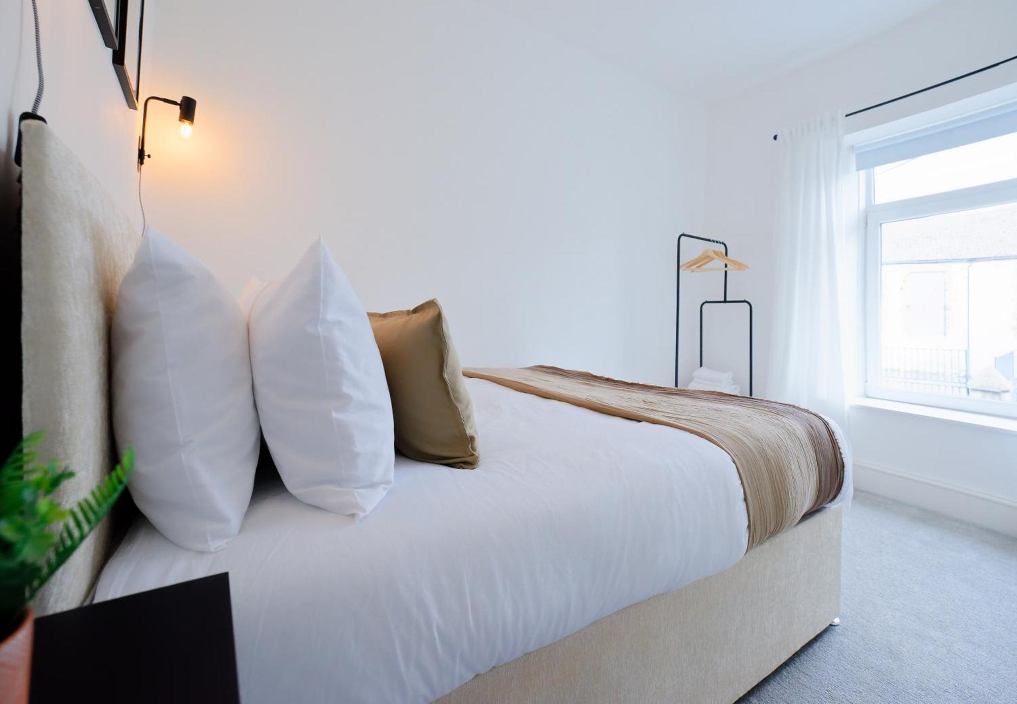Stayright 3 Bed Home Near Hiking Trails & Parks Llwynypia Ngoại thất bức ảnh